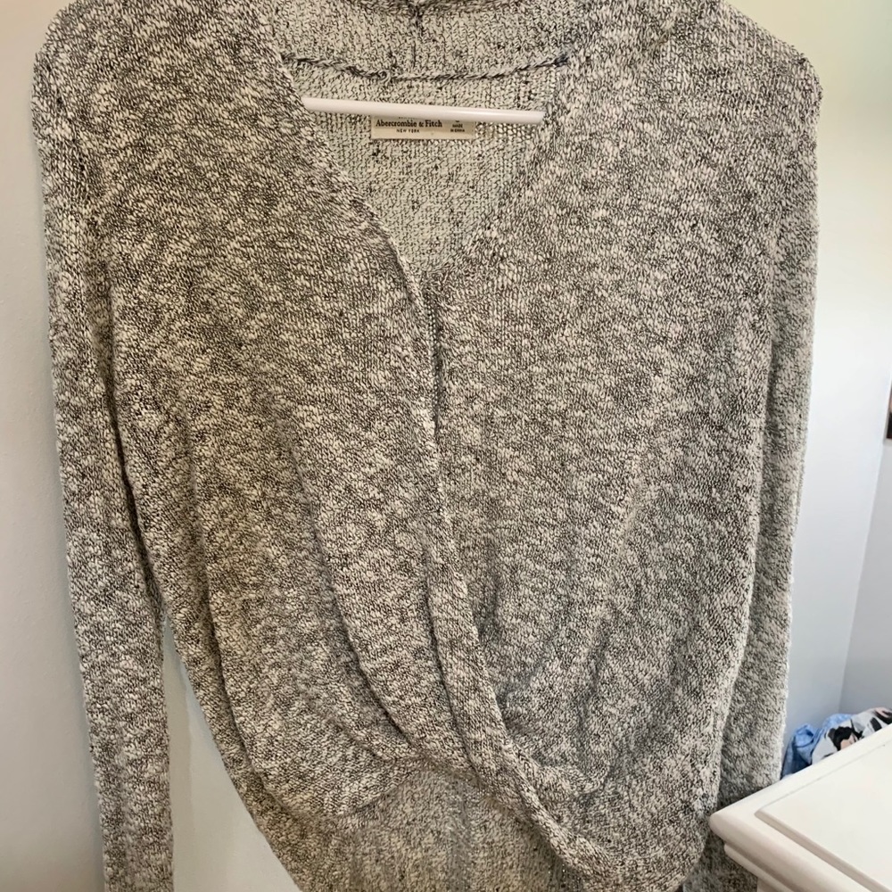 Abercrombie cross front sweater